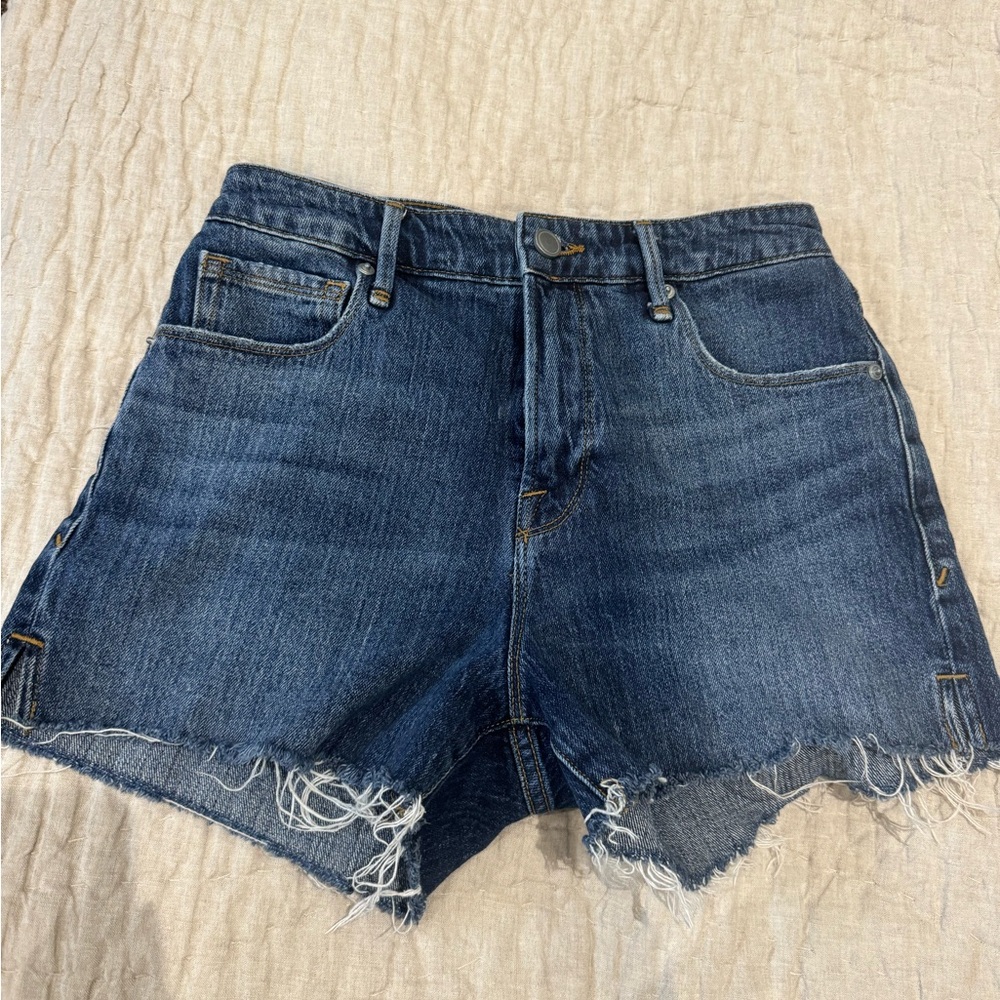 Good American Blue Jean Shorts Frayed Hem